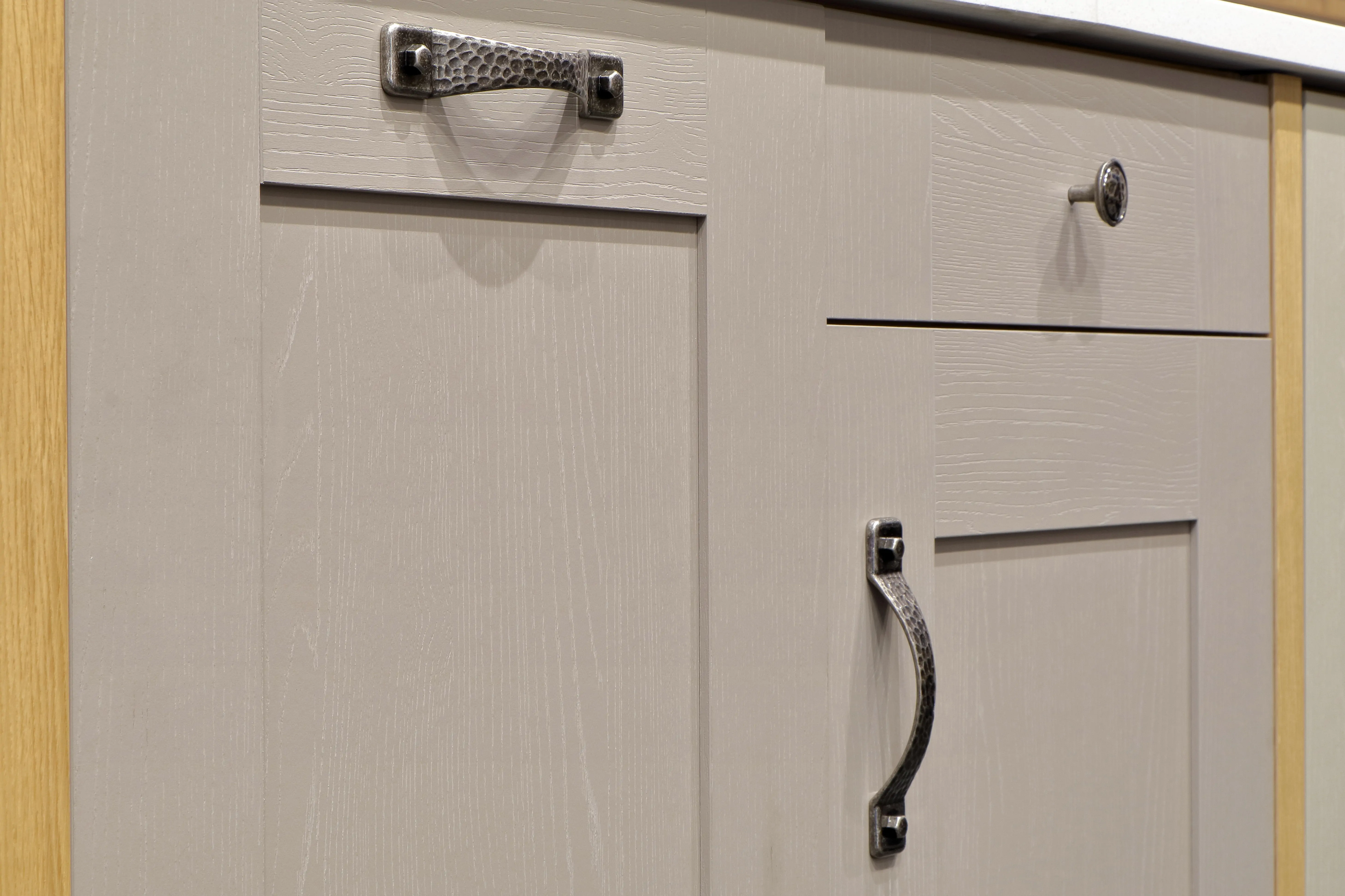 shaker kitchen handles
